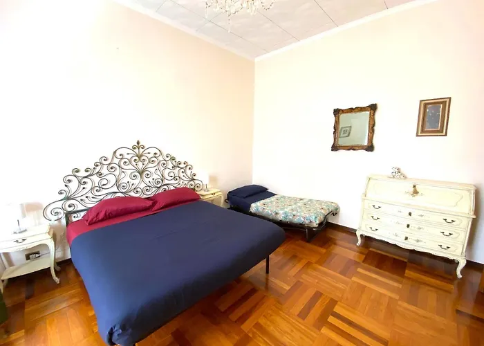 Apartment In Villa Milano