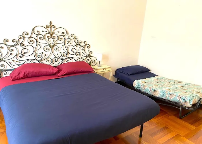 Apartment In Villa Milano
